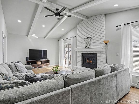 5th image of 3803 S Walnut Pl
