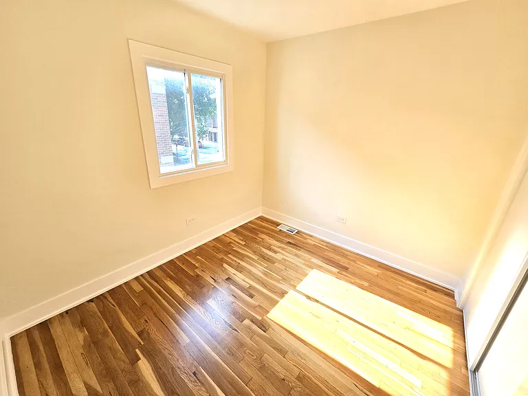 2538 S Wentworth Ave — Photo 18