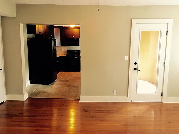4th image of 4326 Roanoke Pkwy APT 304