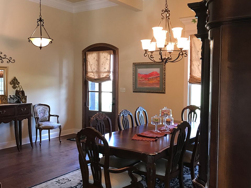 Foyer and dining room 