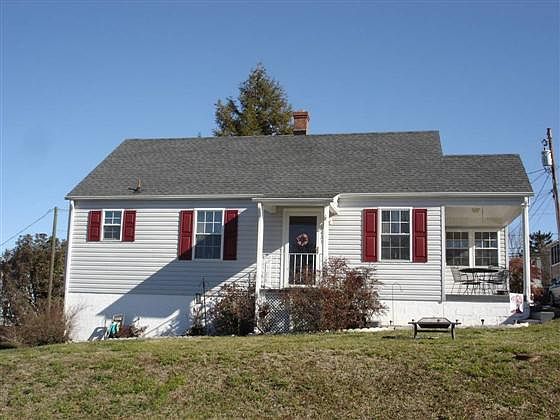 1st image of 1421 Hillcrest St