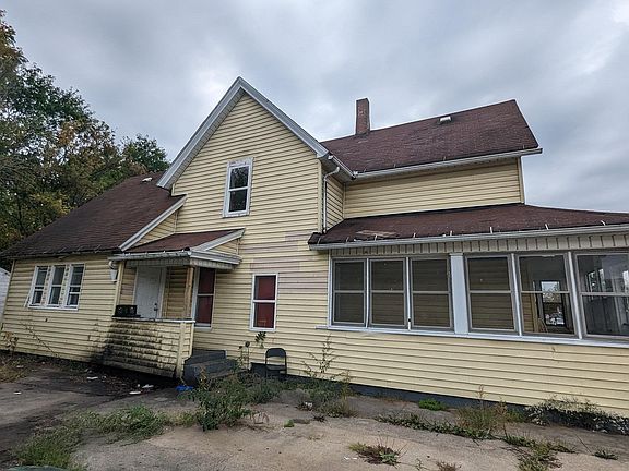 4th image of 1308 Ford St