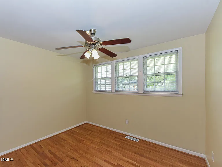 852 Hadley Rd — Photo 11