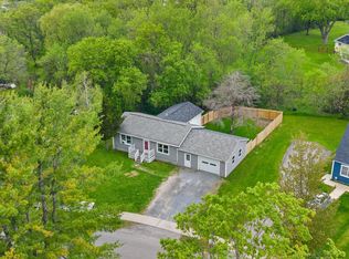 19 Brookside Dr, Middlebury, VT 05753