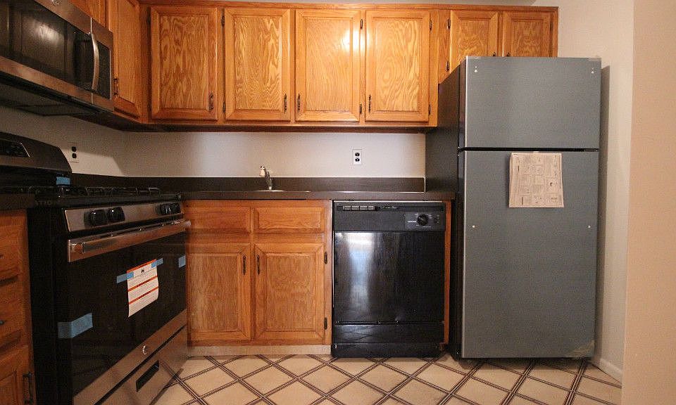 1st image of 240 E 90th St APT 4C