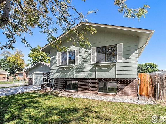 3rd image of 2526 Silver Fir Ave