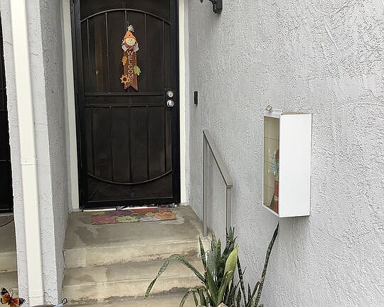 2nd image of 2029 S Mountain Ave Unit 15