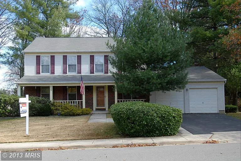 411 Bostwick Ln photo 1