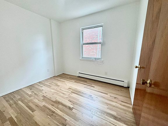 5th image of 30-35 47th St #7