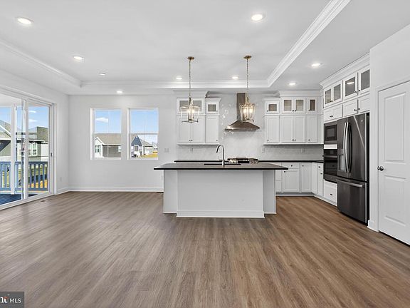 6th image of this home