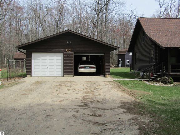 4th image of 456 E Baroda Dr