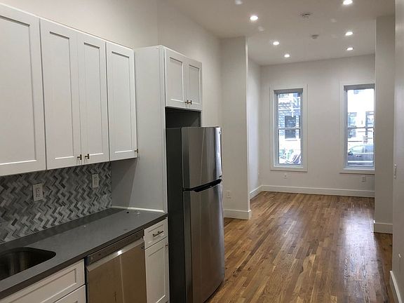 2nd image of 1420 Dekalb Ave APT 1R