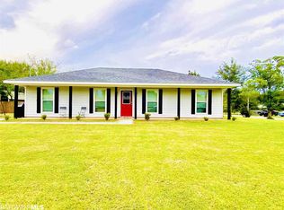 21760 Kelsey Dr, Robertsdale, AL 36567