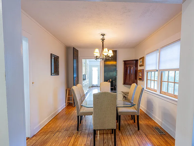 566 Newberry St SW — Photo 8