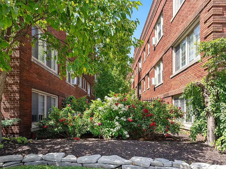 Historic Worthington Manor Apartments — Photo 5