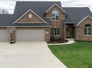 10580 Freedom Ridge Dr, Dubuque, IA 52003