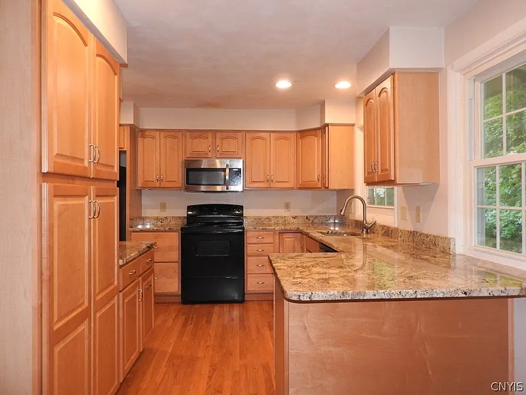 504 Hillsboro Pkwy — Photo 5