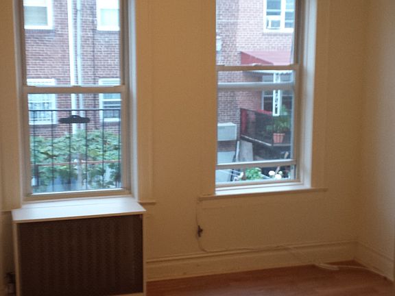 4th image of 3031 49th St APT 2S