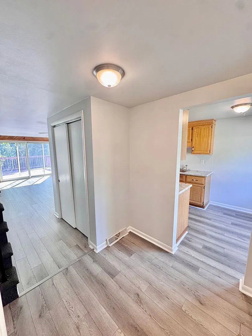 Spacious Three Bedroom Townhome — Photo 3