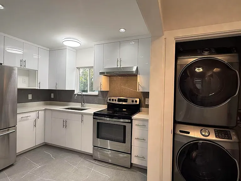 20700 51b Ave — Photo 15