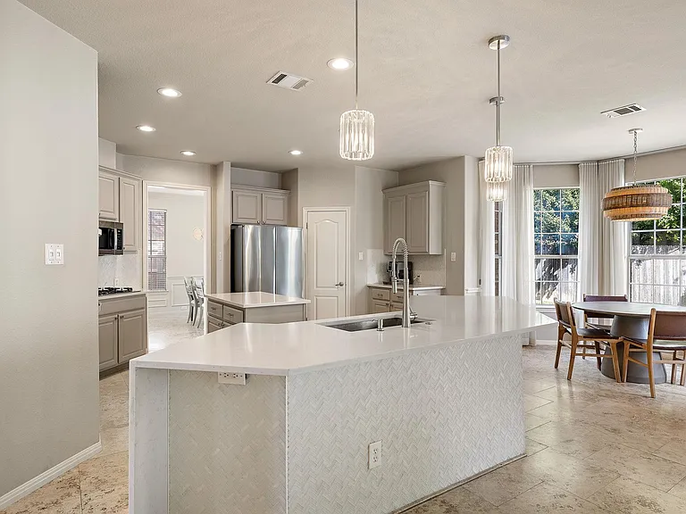 2114 Hilton Head Dr — Photo 12