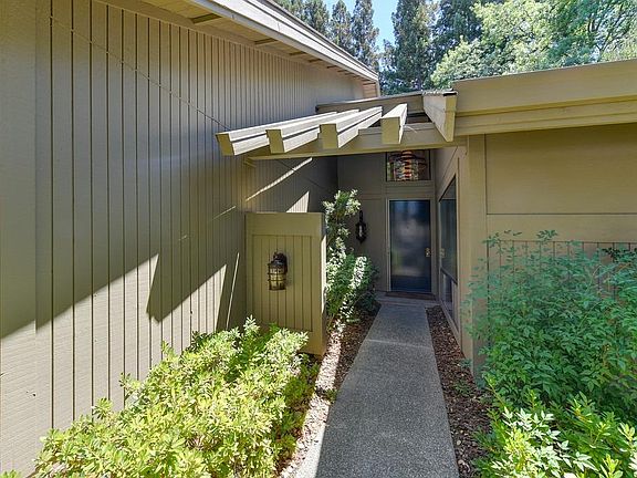 4th image of 11338 Sutters Mill Cir