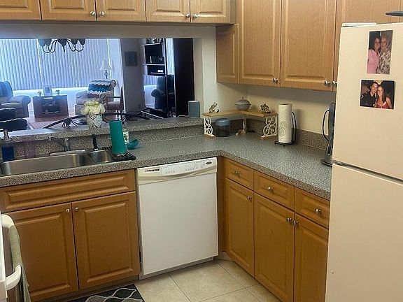 2nd image of 10560 E Clairmont Circle #307