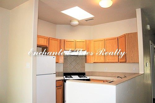 4th image of 3043 Southern Blvd SE