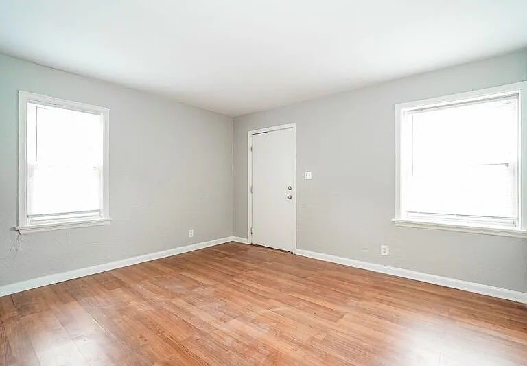 1732-1734 E Whittier St #1734 — Photo 3