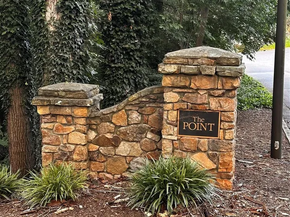 950 18th Avenue Cir NW, Hickory, NC 28601