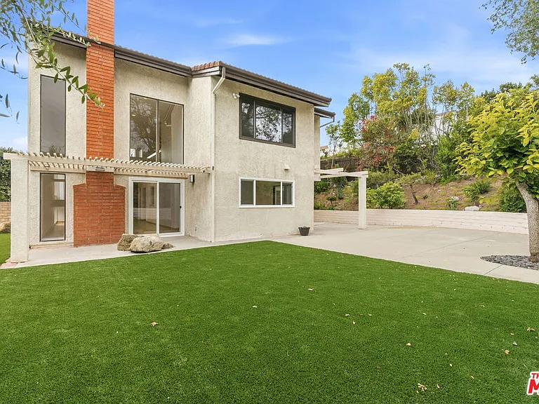 17265 Avenida De La Herradura — Photo 4
