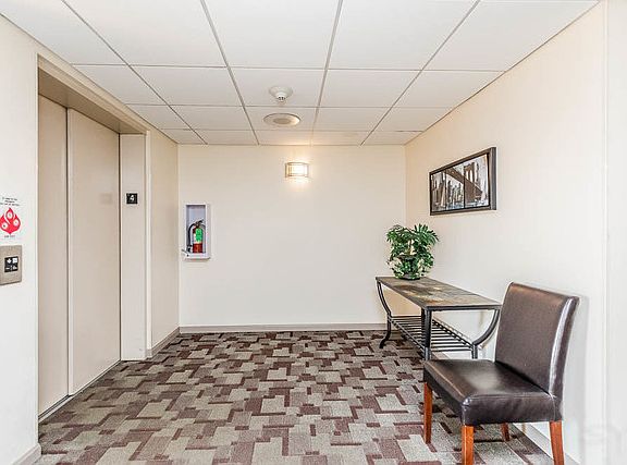 3rd image of 7400 W Lawrence Ave Unit 425