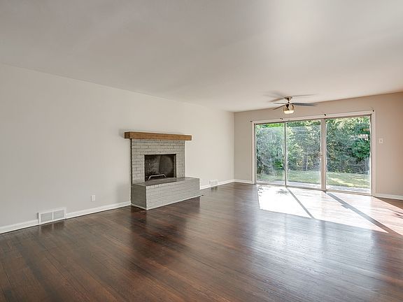 3rd image of 4613 Winthrop Ave E