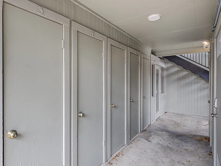 7000 Guadalupe St — Photo 1