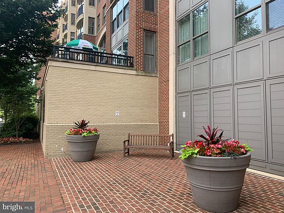 3rd image of 485 Harbor Side St APT 212