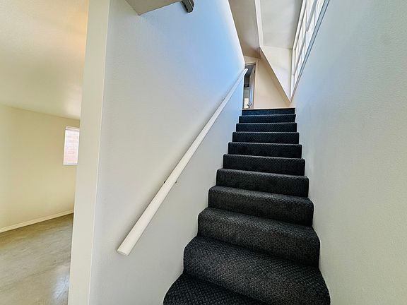 4th image of 471 1/2 Ellis St