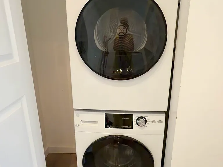 Laundry (in unit)
