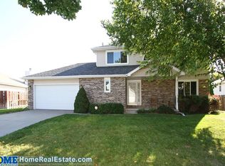 2900 Crown Pointe Rd, Lincoln, NE 68506