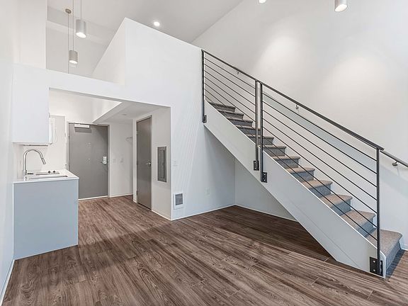 4th image of 2211 SW 4th Ave APT 216