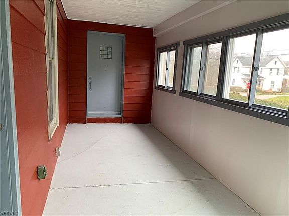 4th image of 14 Depot St