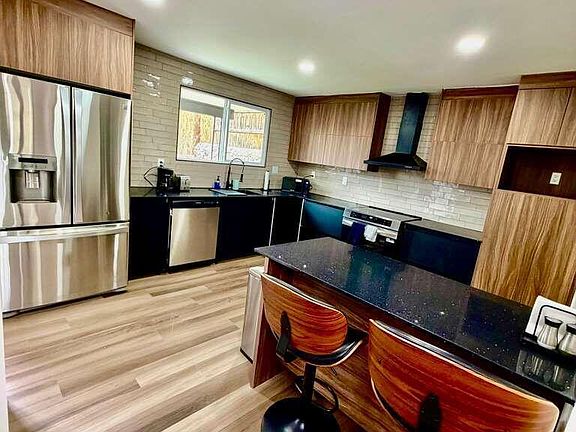 4th image of 343 Villa Canto St