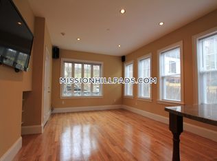 148 Hillside St #UR2, Roxbury Crossing, MA 02120