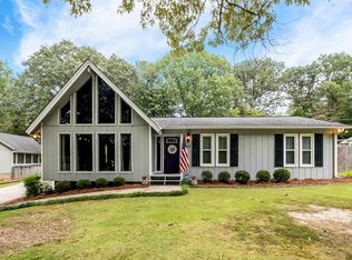 912 Colonial Dr, Alabaster, AL 35007