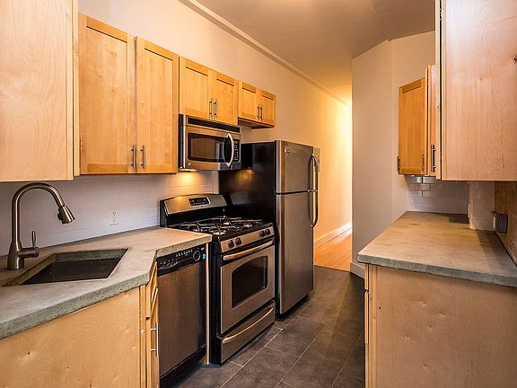 3rd image of 59 Irving Ave APT 2R