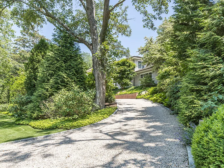 17 Apaquogue Rd — Photo 35