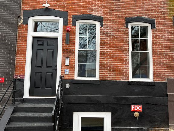 2nd image of 2540 W Girard Ave #2