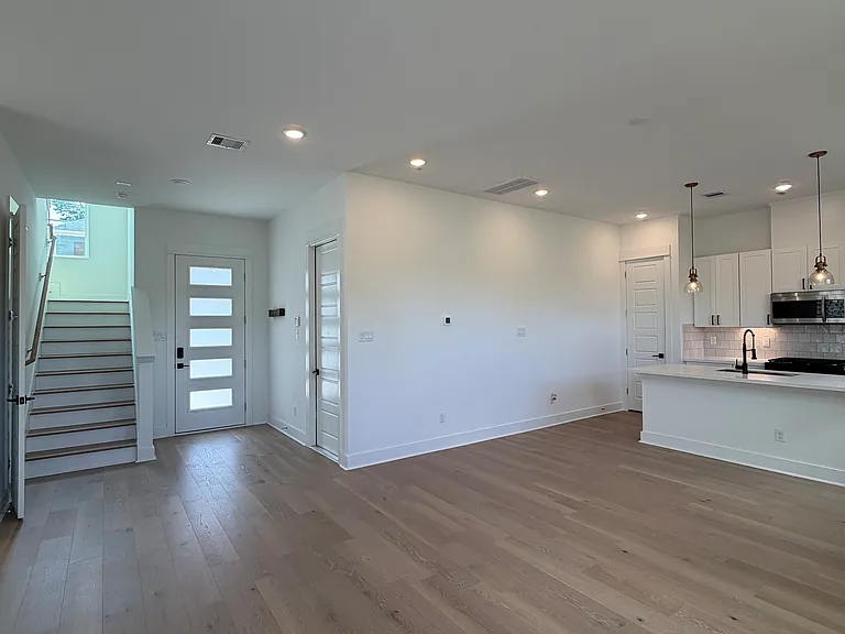 5815 Highland Sky Ln — Photo 4