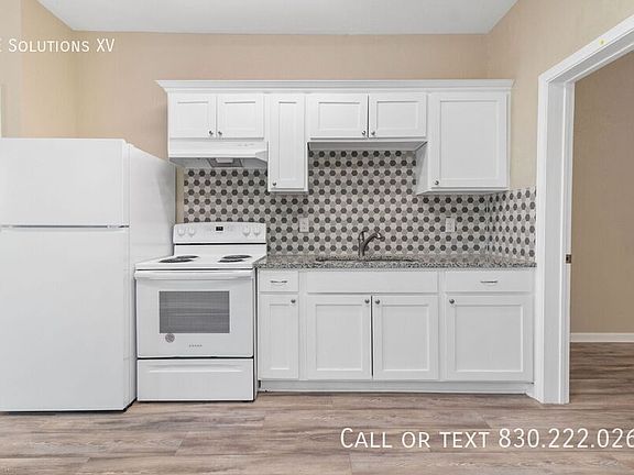 5th image of 931 W Rosewood Ave #101
