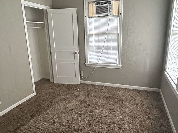 4th image of 810 Live Oak St