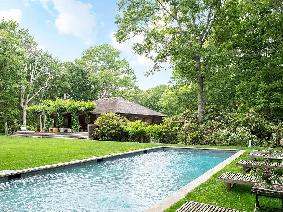 30 Woodland Dr